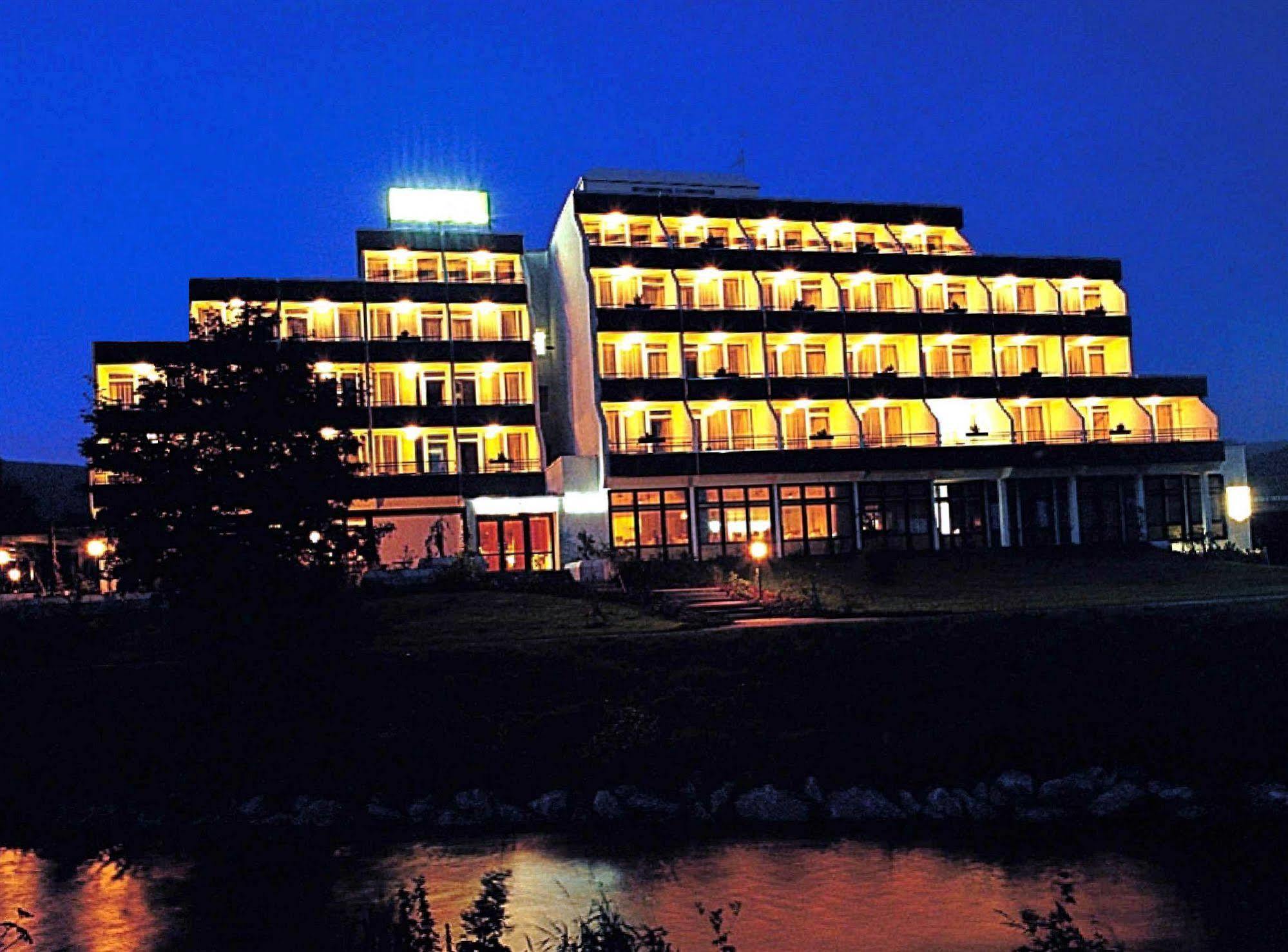 Parkhotel Олсберг Екстериор снимка